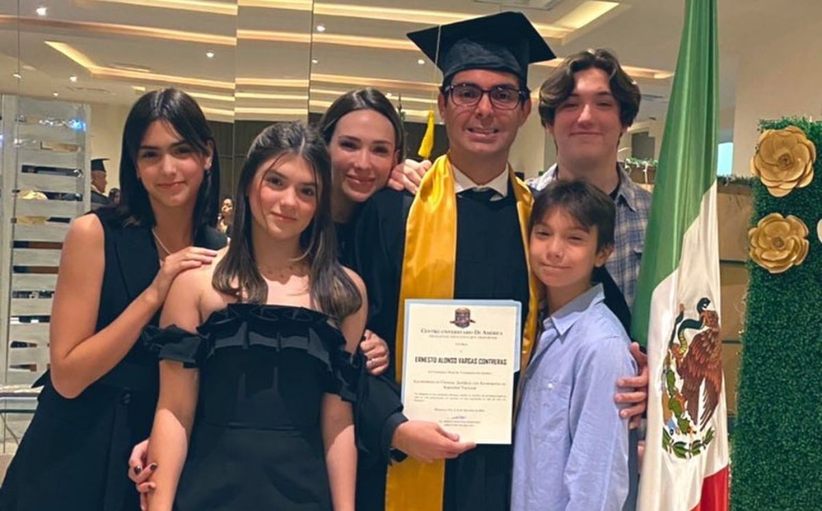 Ernesto D'Alessio se gradúa como abogado (Instagram).
