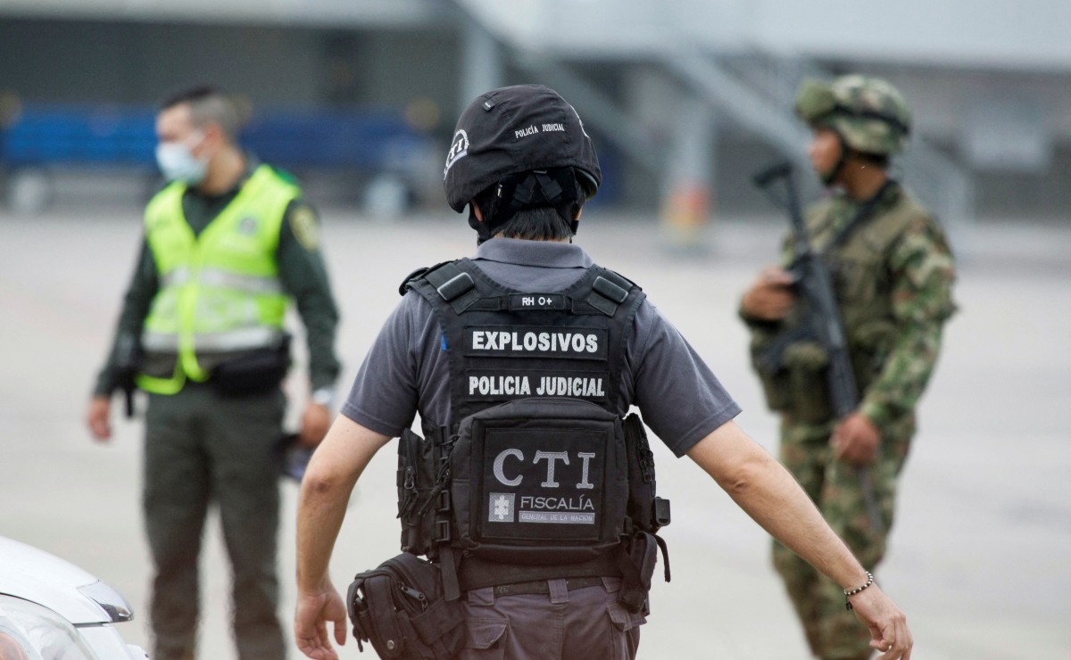 Expertos en artefactos explosivos llegaron al lugar en Colombia. | Reuters