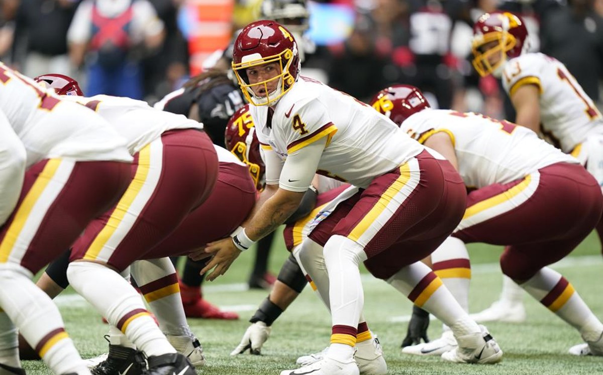 Washington anuncia el primer caso de variante ómicron en la NFL (AP)