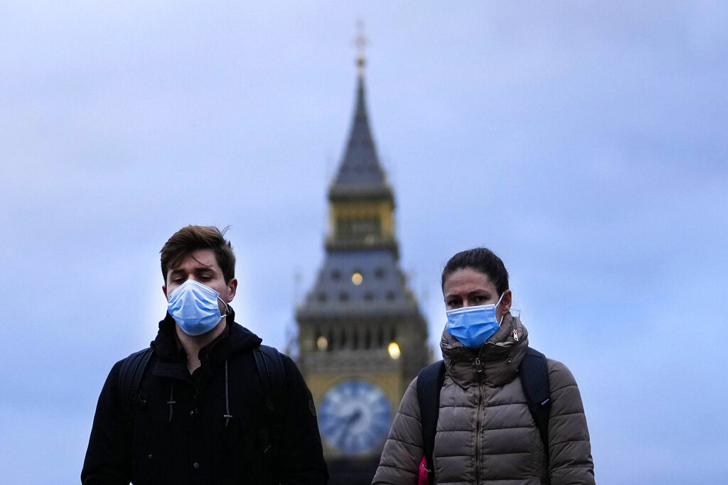 El uso de cubrebocas en Inglaterra se retomó para varios lugares. | AP