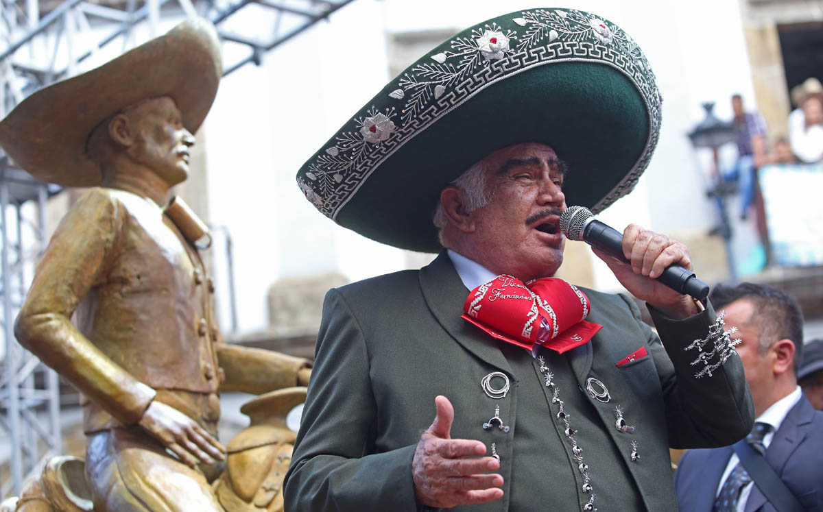 Vicente Fernández  durante la develación de su estatua en Guadalajara (Fernando Carranza)