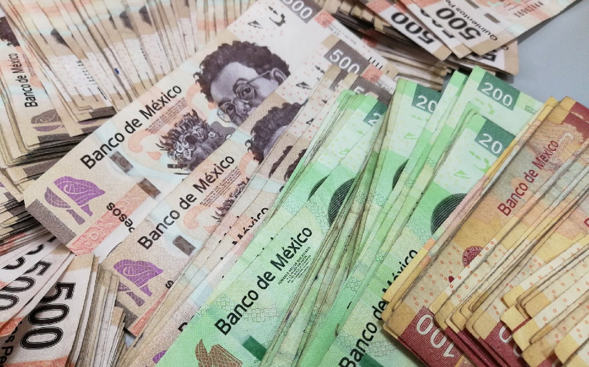 El aguinaldo es un derecho de todos los trabajadores y se debe de entregar en diciembre. | Freepik