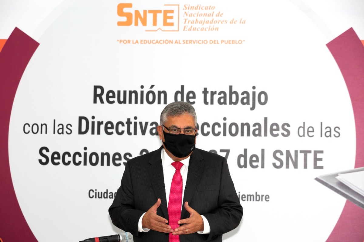 Arturo Cepeda Salas en reunión de trabajo con Directivas Seccionales. | Especial
