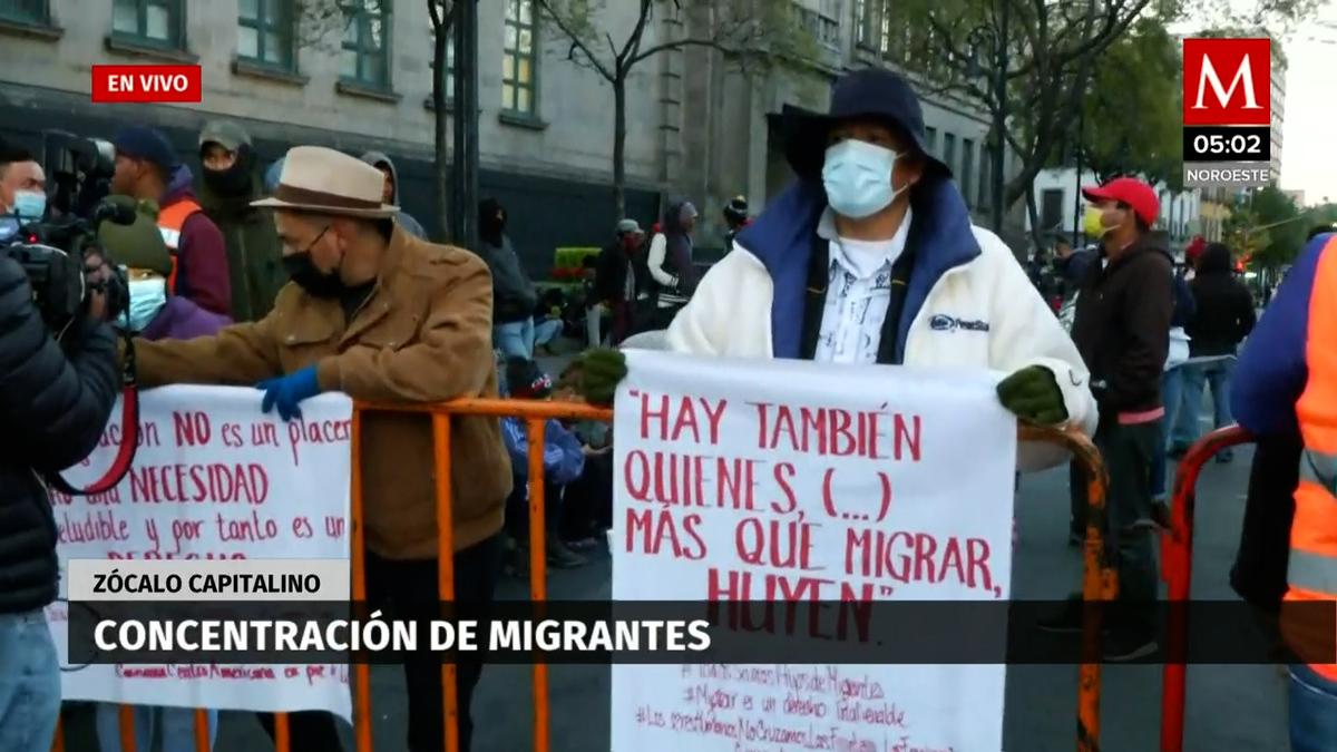 Concentración de migrantes en el Zócalo capitalino