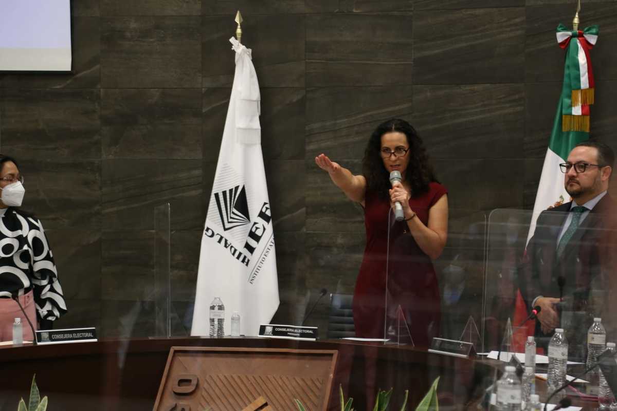 Guillermina Vázquez Benítez, dan inicio al proceso electoral 2021-2022. (Jorge Sánchez)