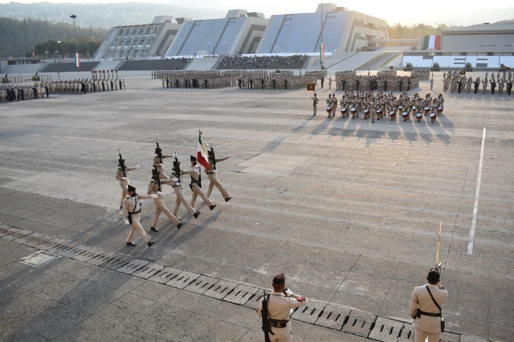 Integrantes de las diferentes Escuelas Militares juraron defender con lealtad y constancia a nuestro lábaro patrio. (Especial)