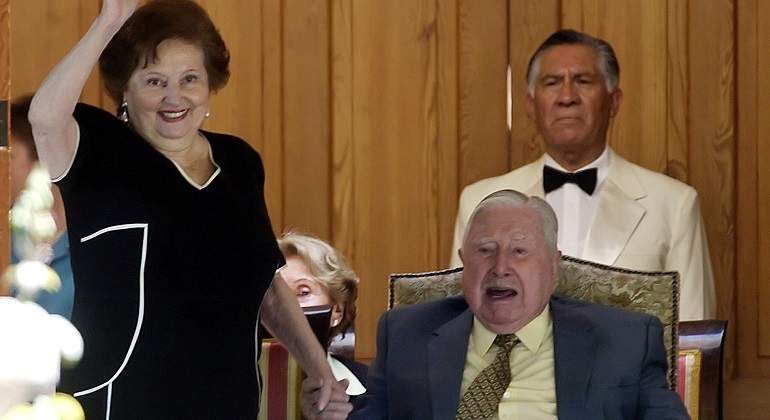 Lucía Hiriart junto con Augusto Pinochet. | Archivo, EFE