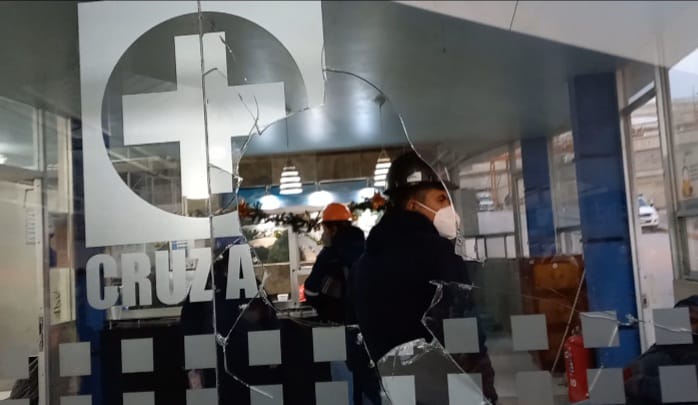 Durante la madrugada del miércoles se registró un conato de bronca en las instalaciones de la planta cementera Cruz Azul (Francisco Villeda)