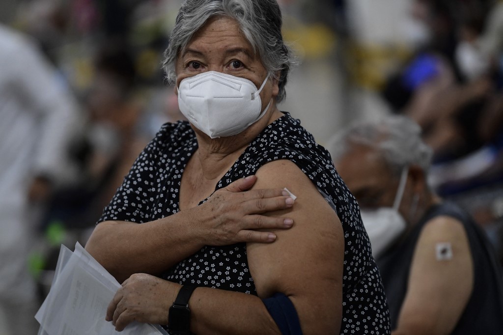 El tratamiento con anticuerpos de AstraZeneca es eficaz contra Omicron | AFP