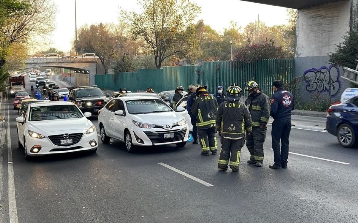 El automovilista sufrió el infarto mientras circulaba sobre Insurgentes. | Ramón Ramírez