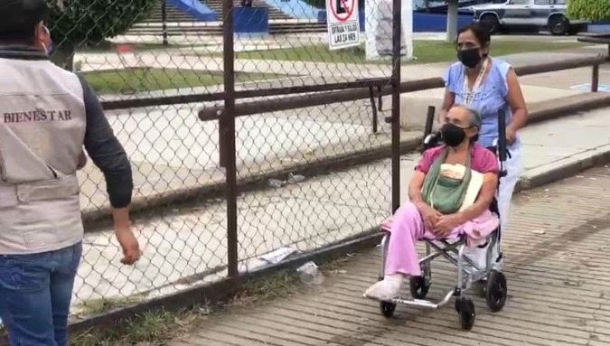 Vacunación de adultos mayores. | Óscar Rodríguez