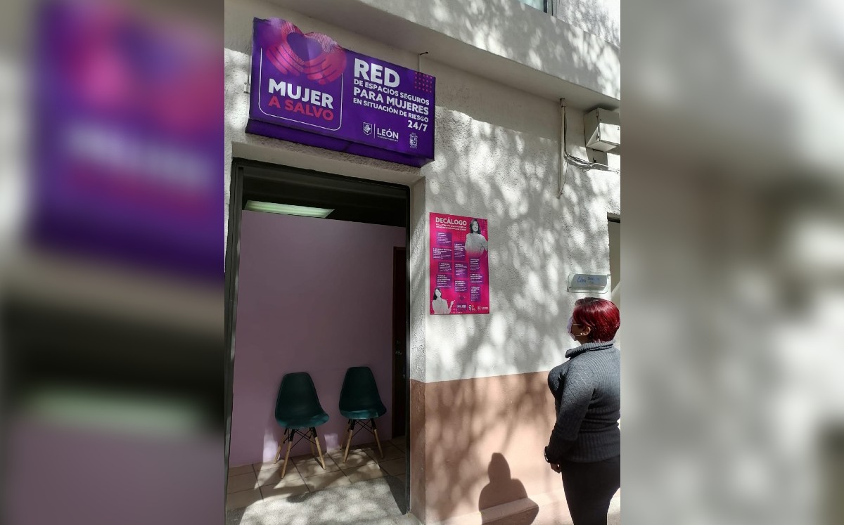 Las mujeres reciben apoyo psicológico.