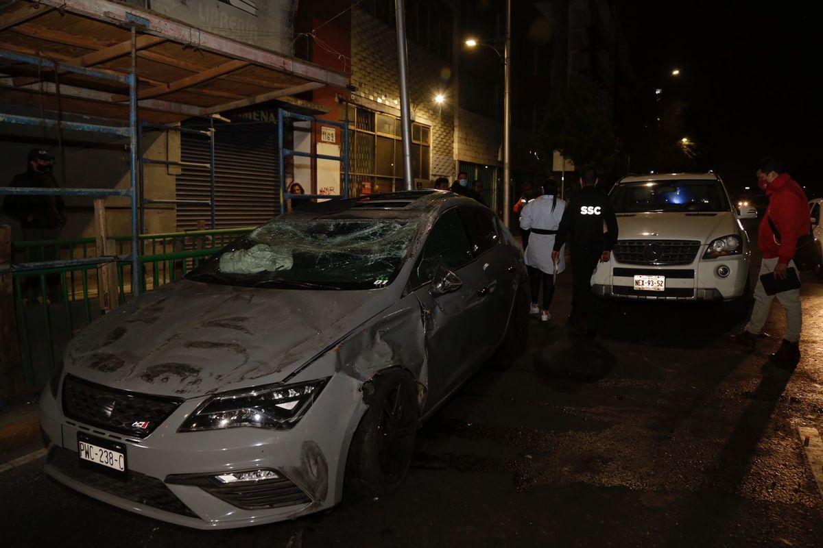 Automóvil choca y vuelva en alcaldía Benito Juárez | Enrique Luna