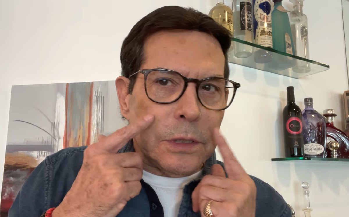 Pepillo Origel 'balconea' a famosas que se hacen arreglos estéticos