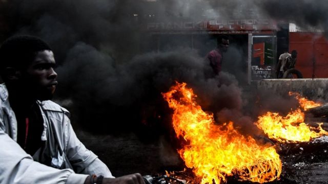 Explosión de un camión deja 90 muertos en Haití (AFP)