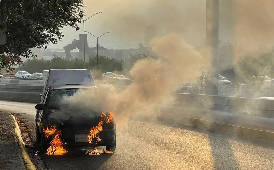 Una falla mecánica fue lo que pudo haber ocasionado el siniestro de este vehículo modelo Chevy. Foto: Especial
