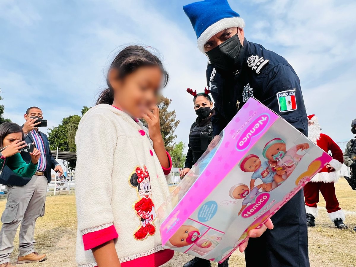Policía reparte más de 35 mil juguetes en Guadalajara (Cortesía)