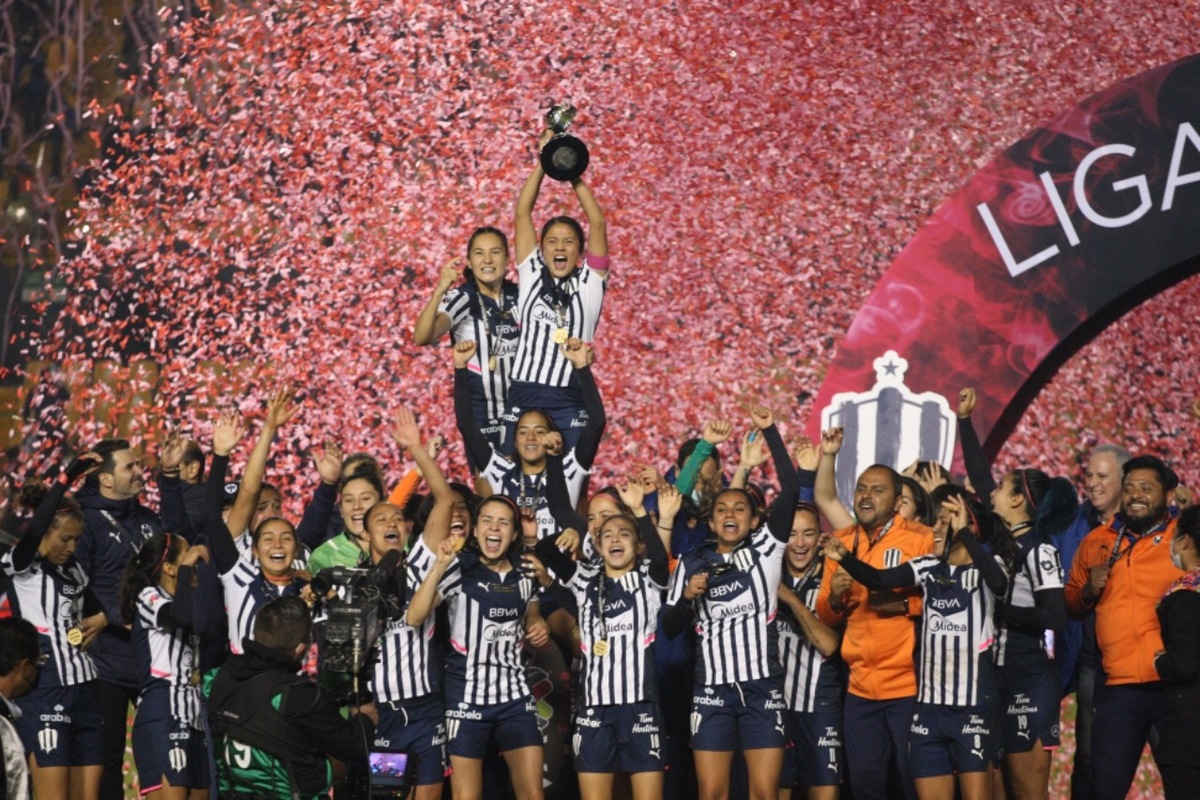 Rayadas campeonas del Apertura 2021 de la Liga MX Femenil (Roberto Alanís)