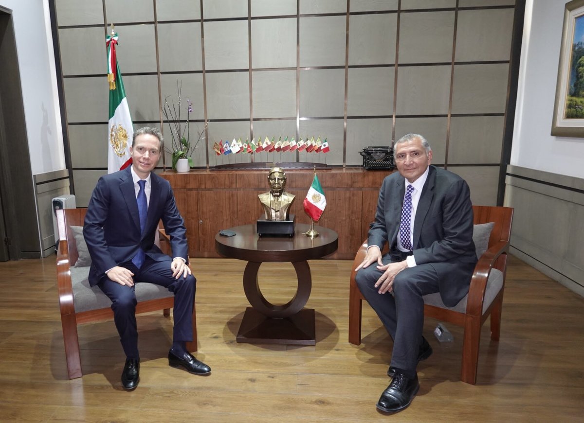Manuel Velasco, del PVEM, y Adán Augusto López, titular de la Segob (Twitter: @VelascoM_)