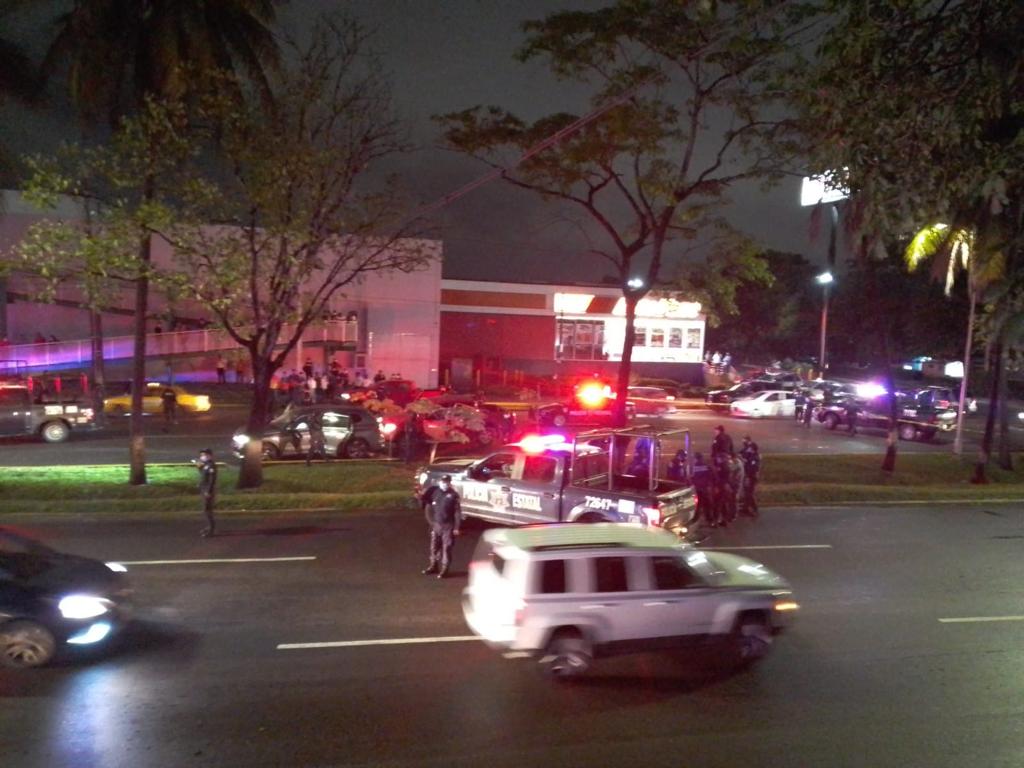 La zona fue acordonada por elementos de seguridad. (Liliana Collado)