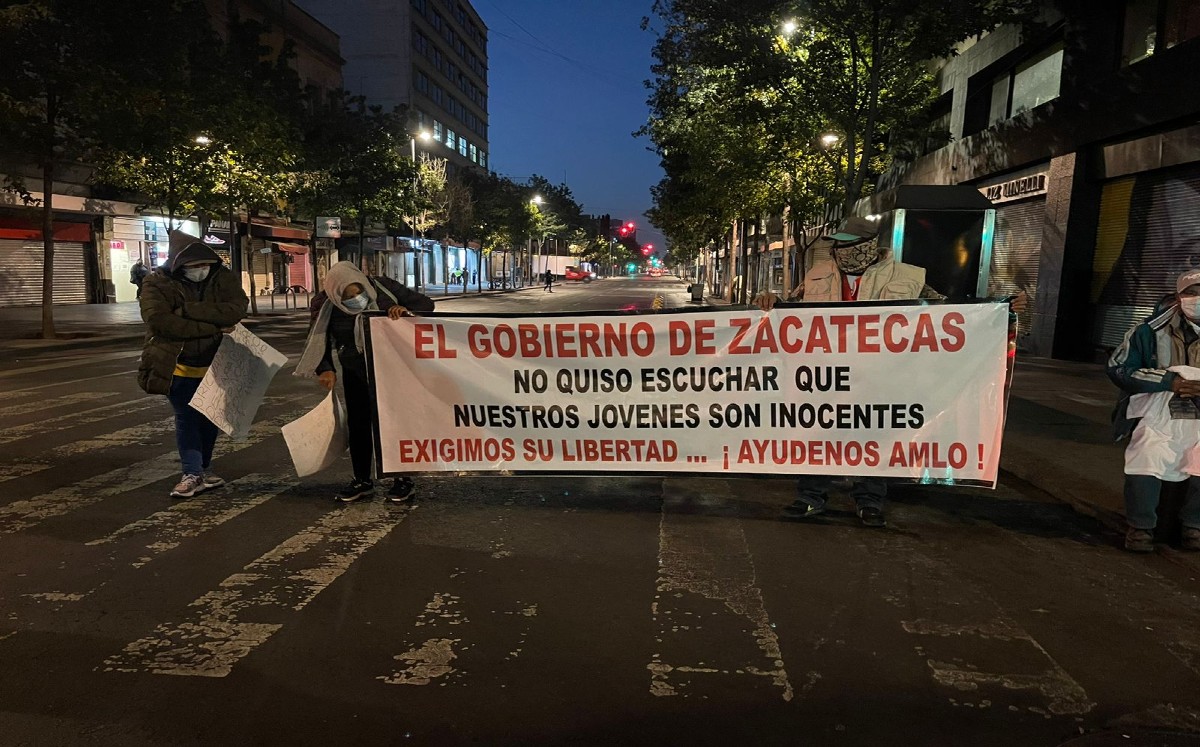 Manifestantes provenientes de Zacatecas