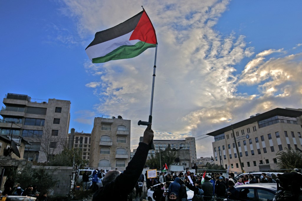 Los palestinos siguen protestando por la ocupación de Israel en Cisjordania. (AFP)