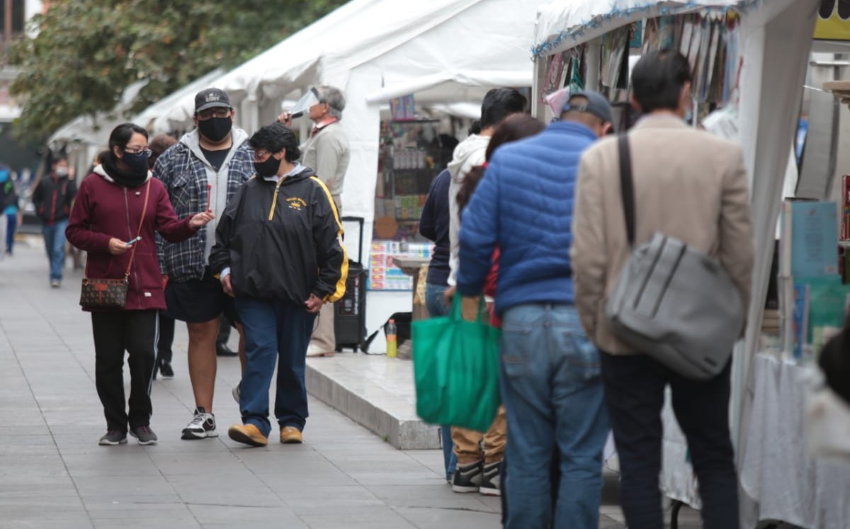 Reiteran que el uso de cubrebocas es indispensable. (Tania Contreras)