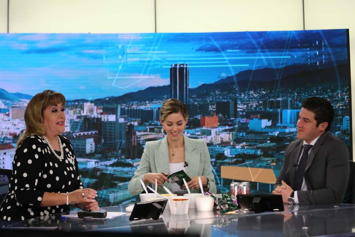 Samuel y Mariana en entrevista para Telediario con la licenciada María Julia Lafuente . Foto: Jorge López