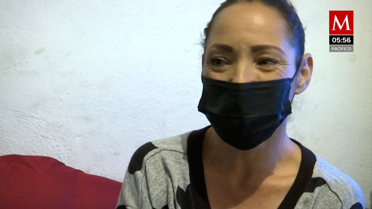 Señora intercambia joyería por juguetes para sus nietos