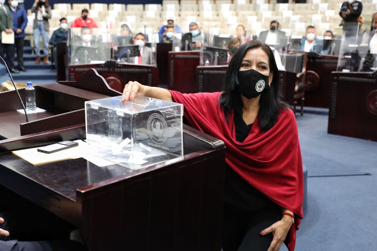 Votación de legisladores para elegir al titular de la CDHEH. (Cortesía)