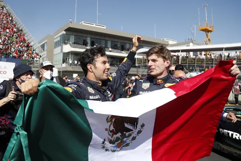 El curioso regalo de Navidad que Max Verstappen le dio a 'Checo' Pérez (EFE)