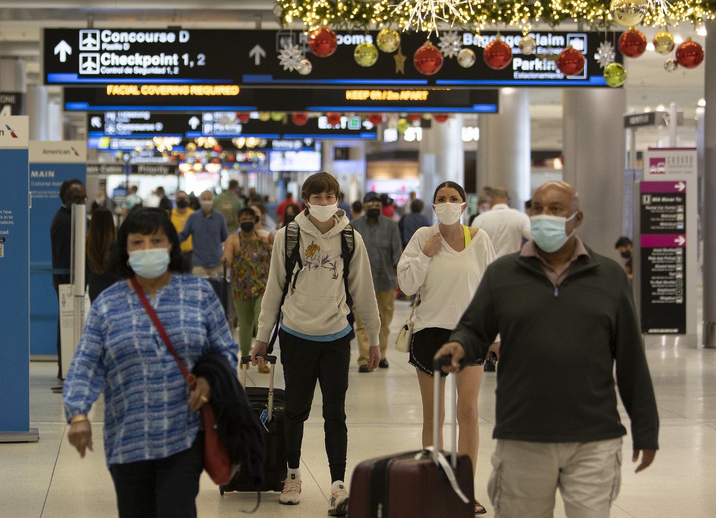 Miles de personas en Estados Unido están viajando previo a la nochebuena, para reunirse con sus familias. (AFP)