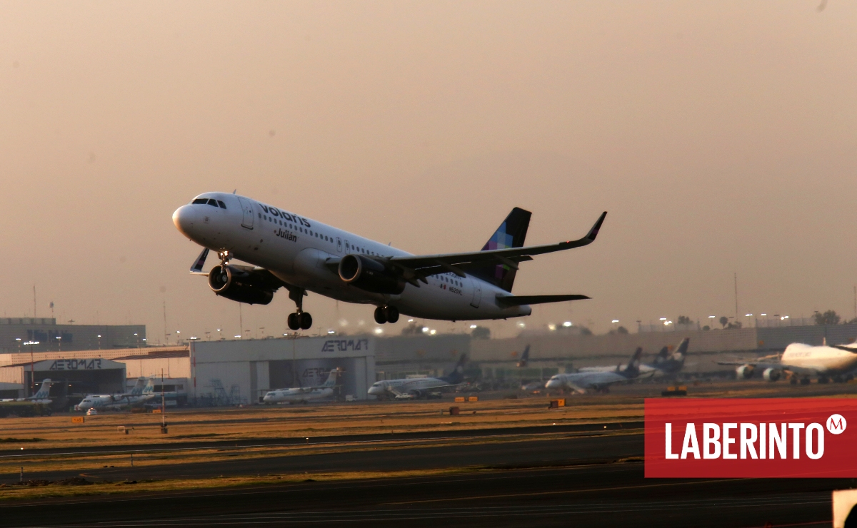 Un avión despega del aeropuerto de la CdMx. (Foto: Juan Carlos Bautista | MILENIO)