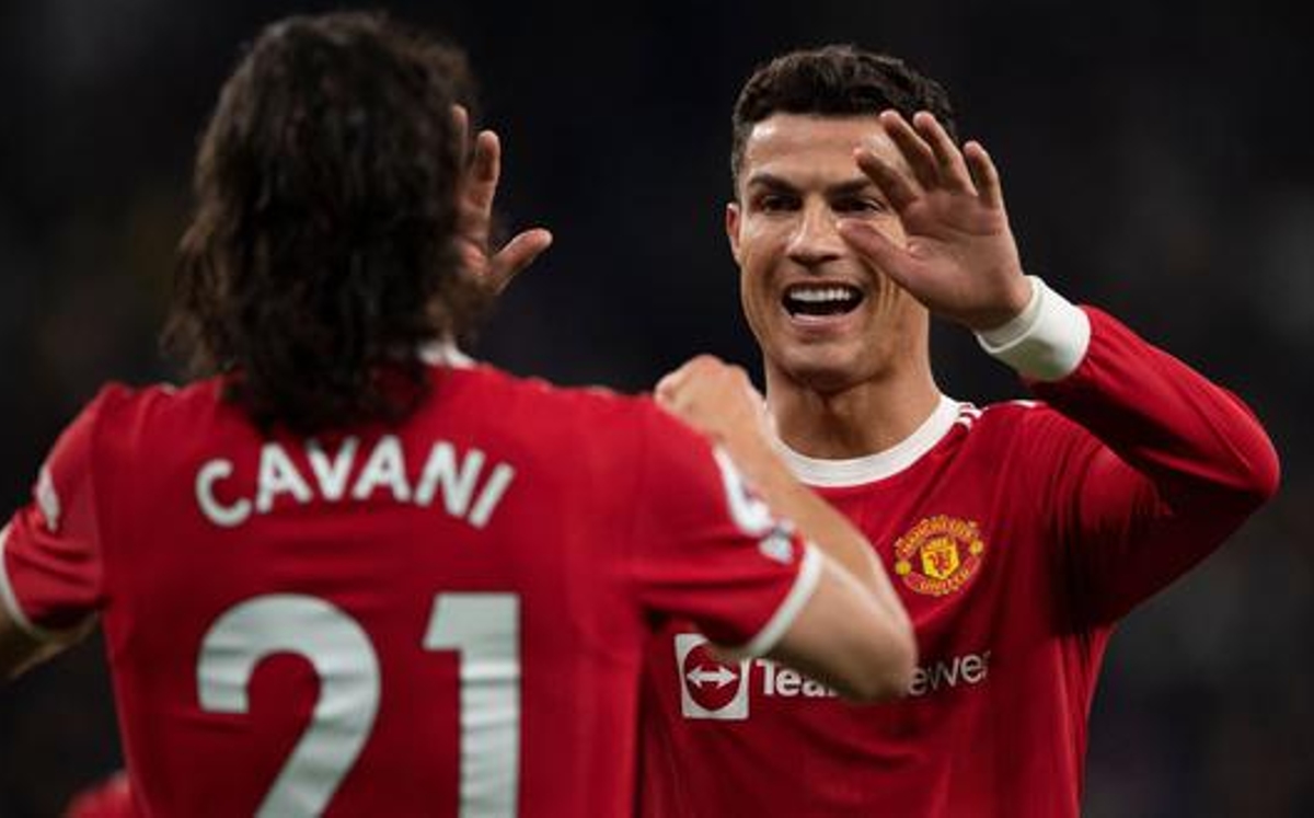 Berbatov defiende a Cavani: "Cuando Cristiano llega a un club, se lleva los reflectores y eso no es justo" (AFP)