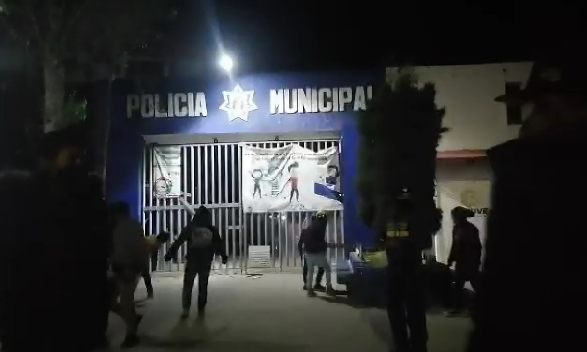 La segunda agresión contra los policías municipales ocurrió anoche. (Especial)