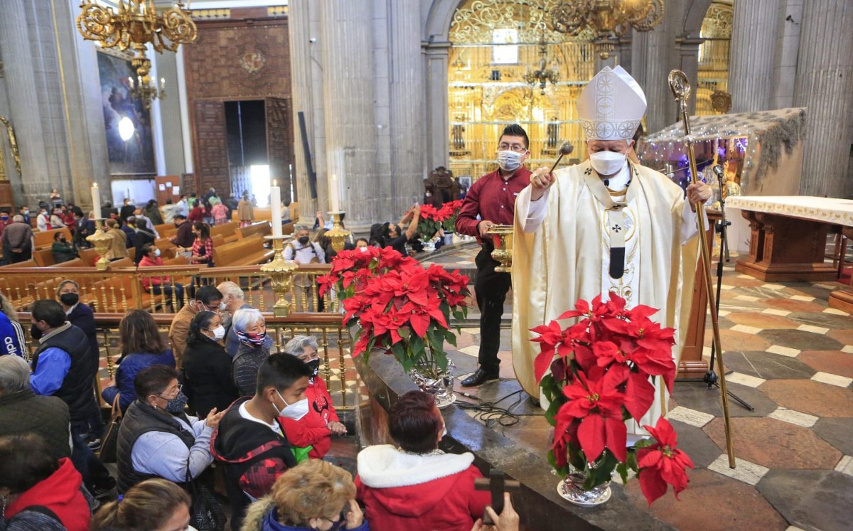 Arzobispo de Puebla durante la misa dominical | Andrés Lobato