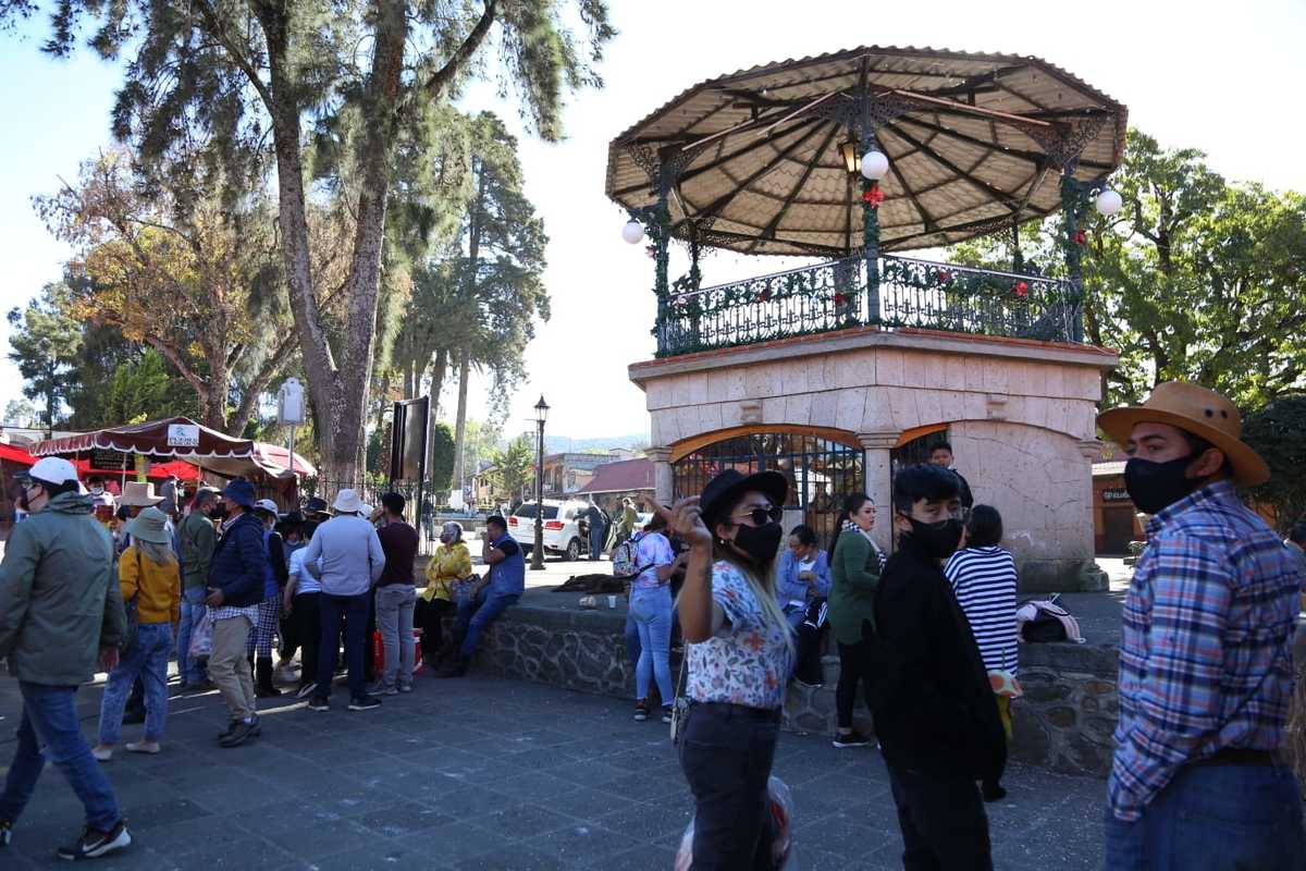 Turistas aprovechan las vacaciones decembrinas para visitar Huasca de Ocampo (Maribel Calderon)