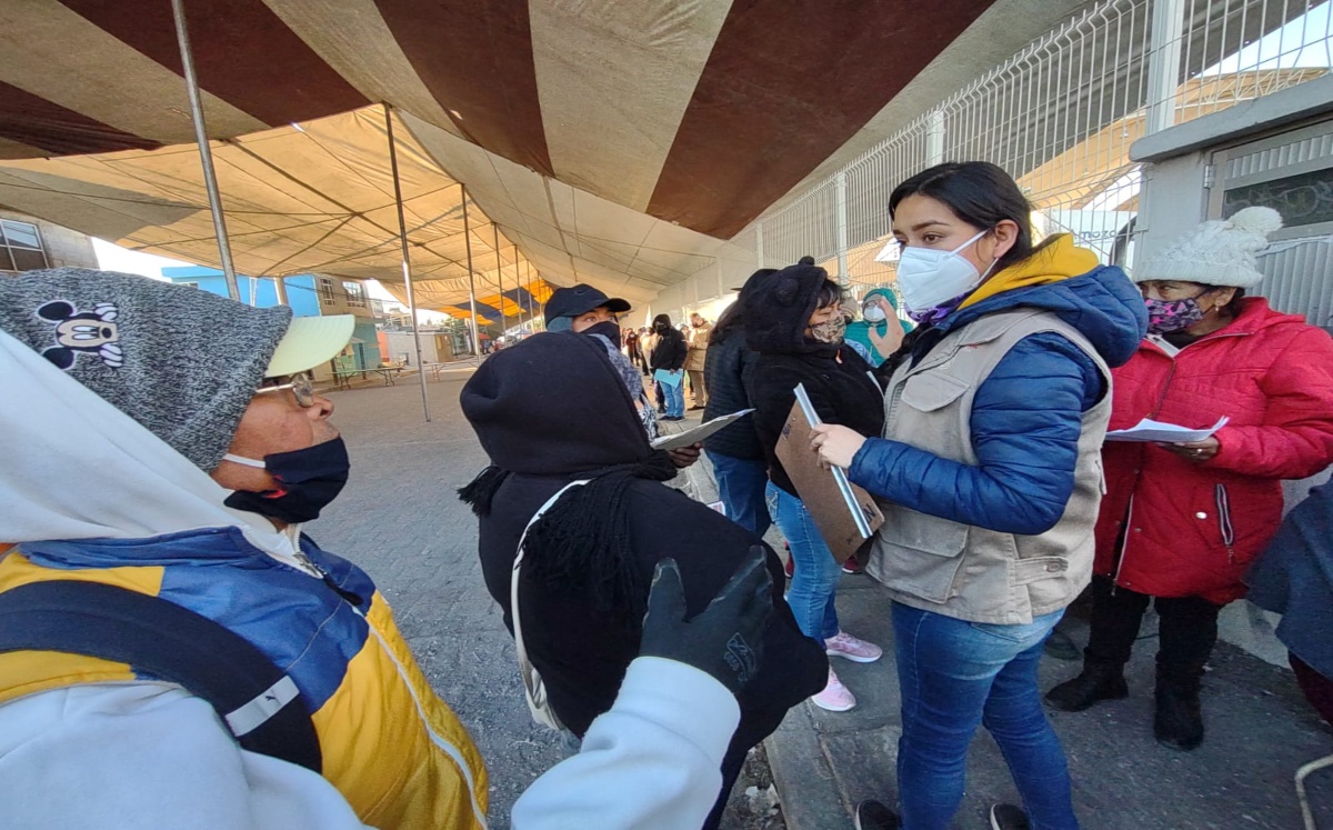 Con gran afluencia comienza jornada de vacunación contra covid en Puebla | Jaime Carrera