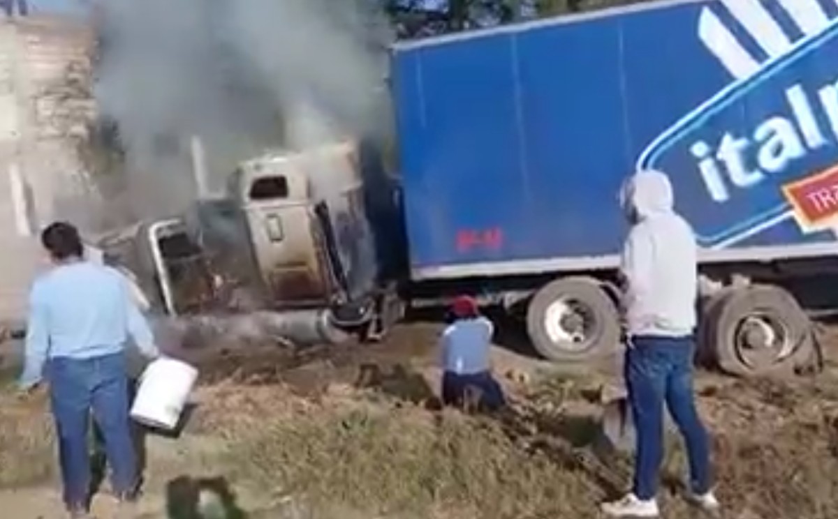 Superó la velocidad permitida y terminó impactado en uno de los muros de contención.