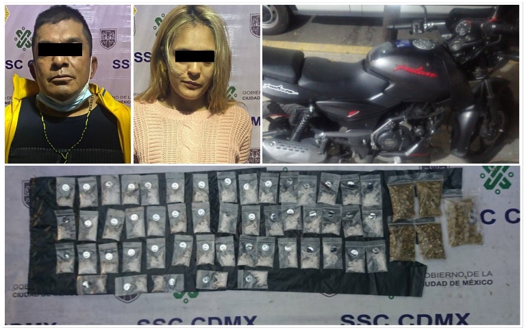 La pareja iba en una motocicleta sin una placa y con droga. | Fotos: SSC de CdMx