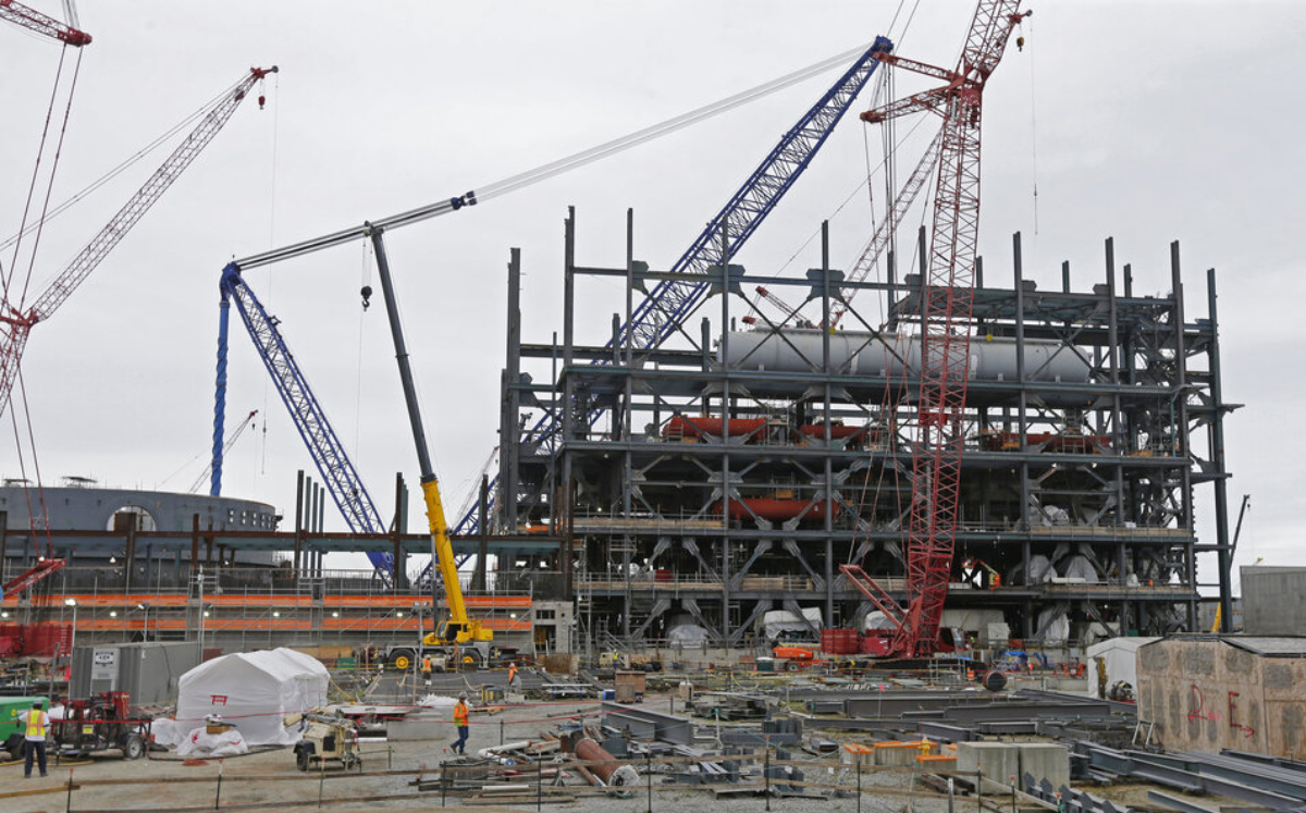 Sectores económicos como la industria de la construcción. Foto: (AP)
