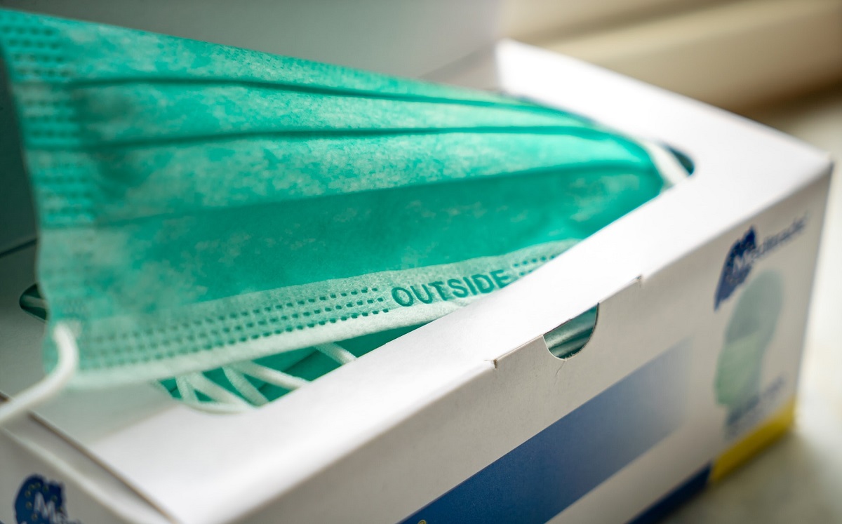 Las personas asintomáticas pueden salir del aislamiento pero sólo si usan mascarilla. | Unsplash