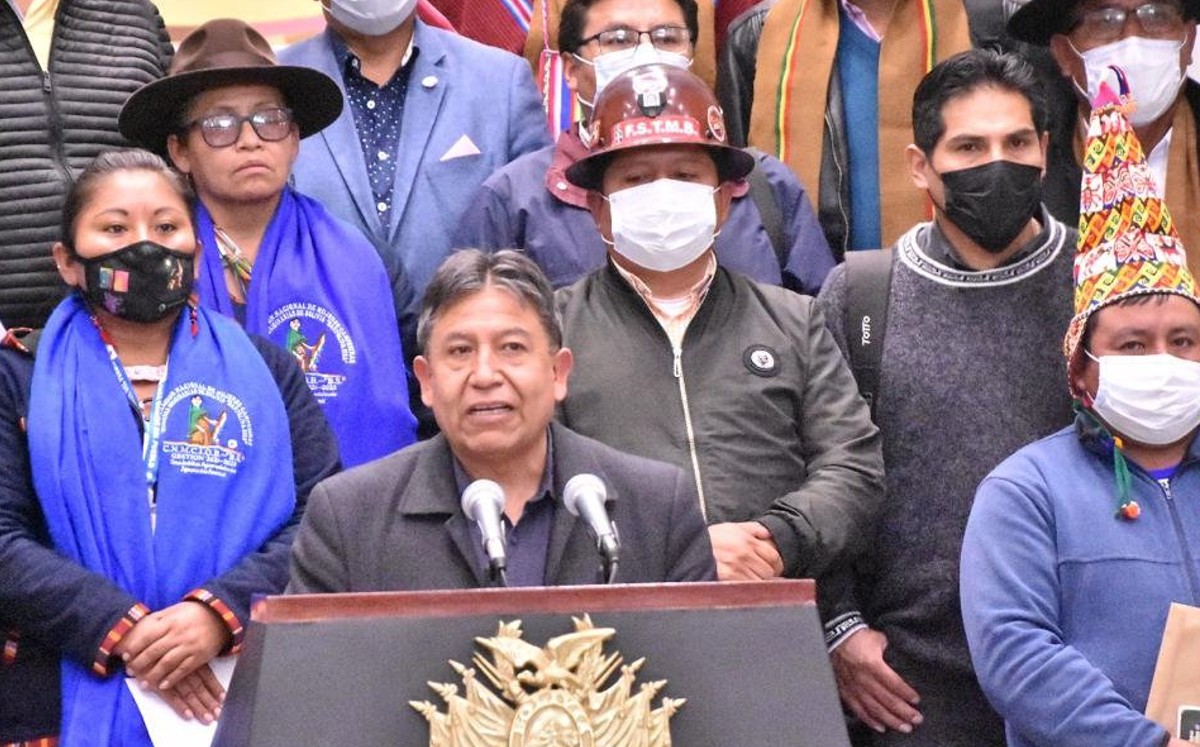 Poblados indígenas en Bolivia han mostrado reticencia a vacunarse y optan por el consumo de plantas naturales. | Twitter