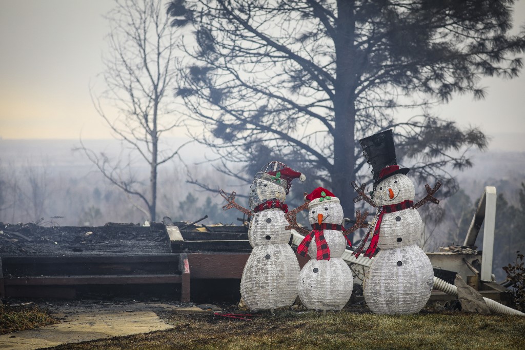 A diferencia de otros incendios, estos no se han limitado a las zonas rurales y han alcanzado los suburbios. (AFP)