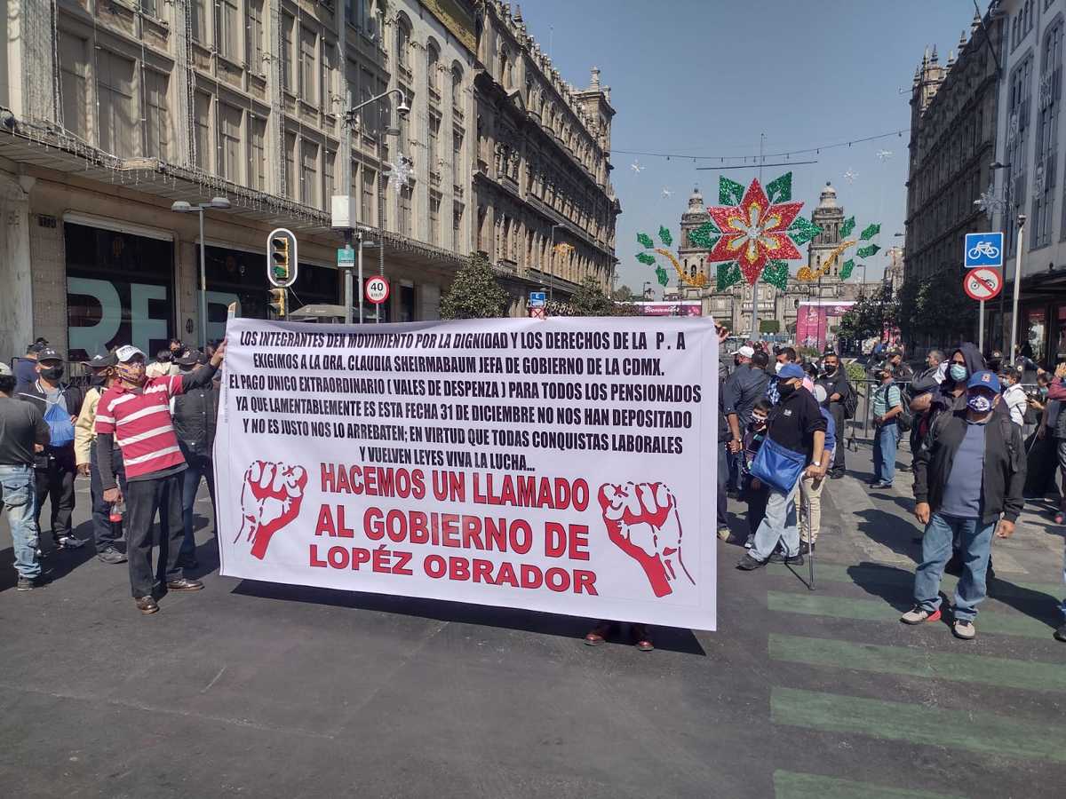Jubilados y pensionados de la Policía Auxiliar protestan en CdMx | César Velázquez