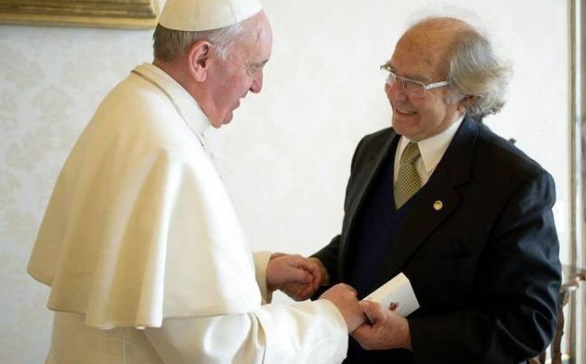 Al argentino Nobel de la Paz se le realizó una tomografía que permitió descartar un accidente cerebrovascular. | Twitter