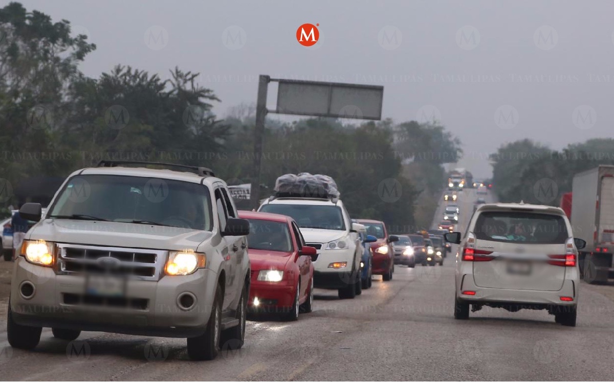 Carreteras de Veracruz, salida de vacacionistas. (Yazmín Sánchez)