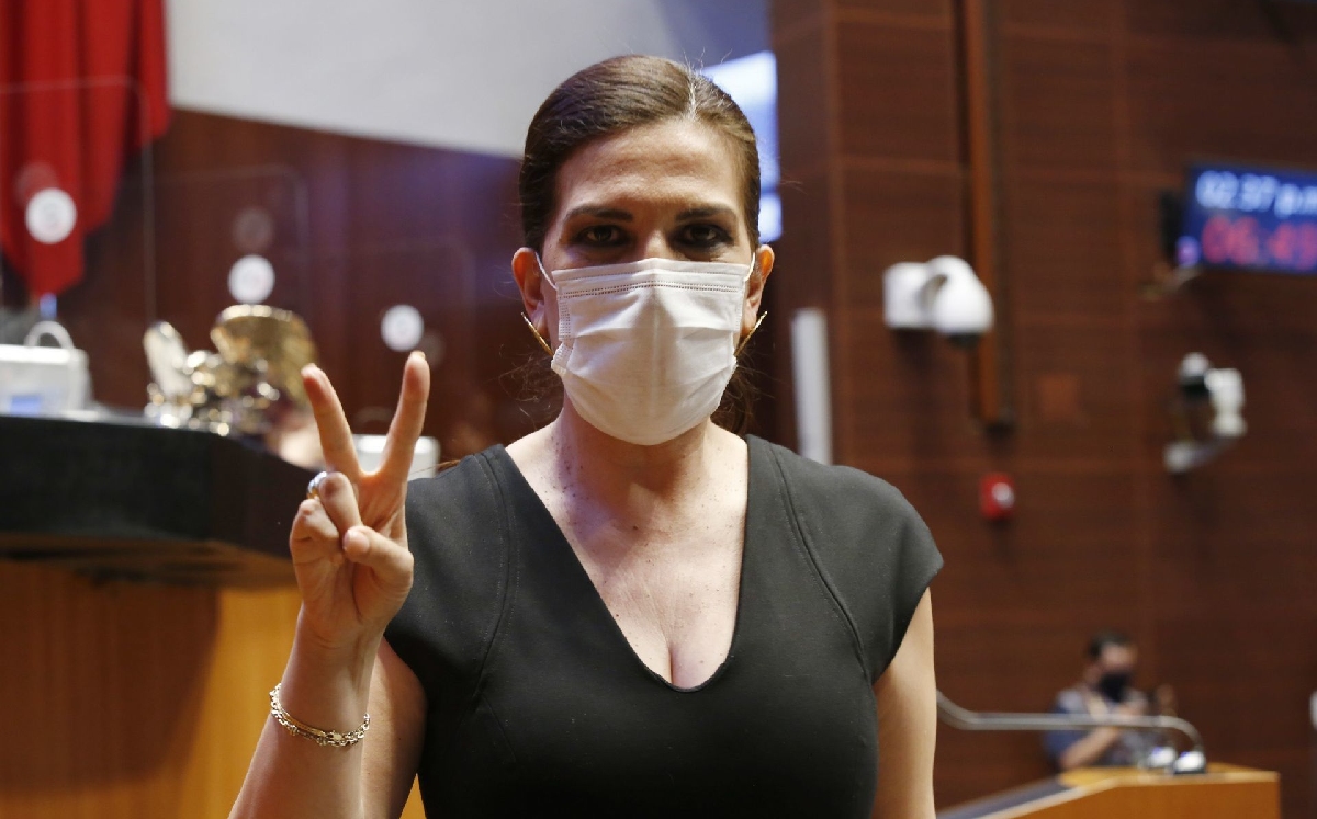 La senadora panista Kenia López ofrece su contramañera desde el Senado de la República. | Cuartoscuro