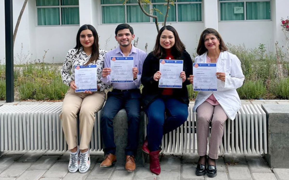 Universitarios de la Facultad de Medicina analizan la expresión del gen HER-2 en la proliferación de cáncer de mama | Especial