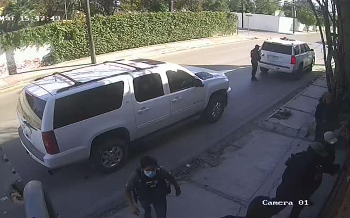 Cámaras captaron a los hombres que intentaron ingresar a oficina de Armando Zertuche